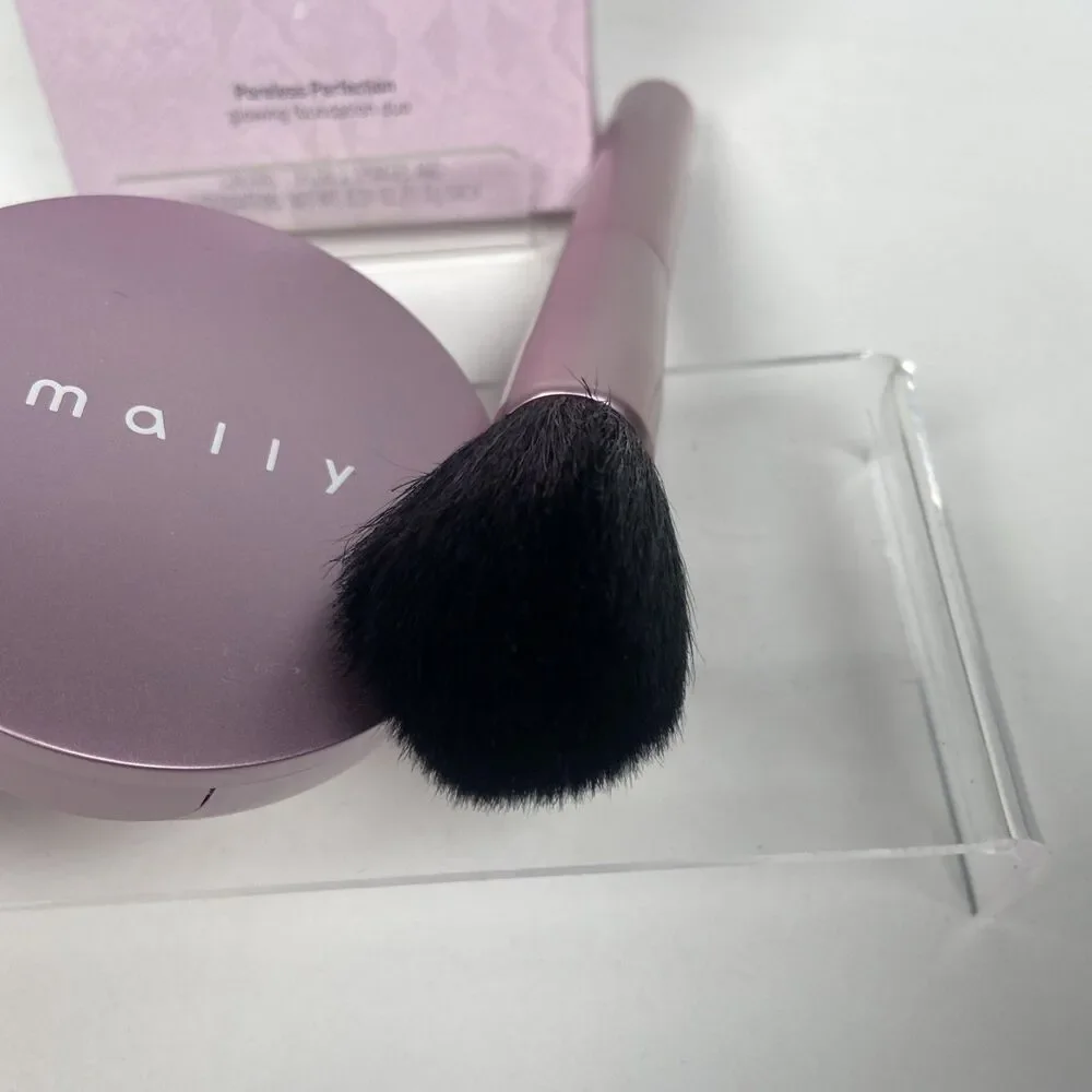 Mally Poreless Perfection Glowing Foundation Medium Tan 2 Compacts + Brush Kit